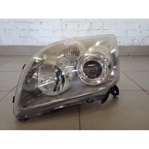Фара передня ліва Toyota Avensis T25 2006-2008 8117005240 